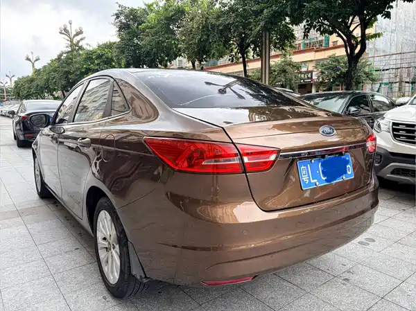 Ford Escort 2015