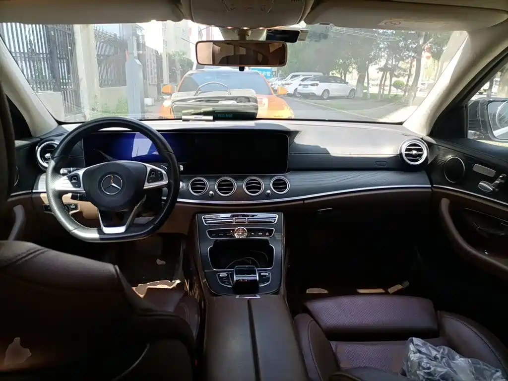 Mercedes-Benz E-Class 2018 — фото 10