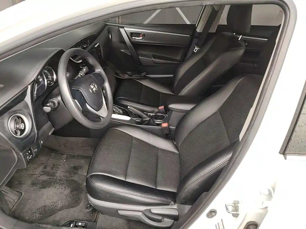 Toyota Corolla 2018 — фото 15