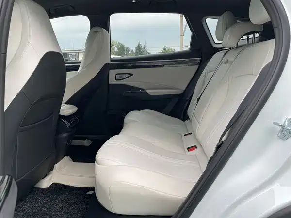 Geely Galaxy L7 2024