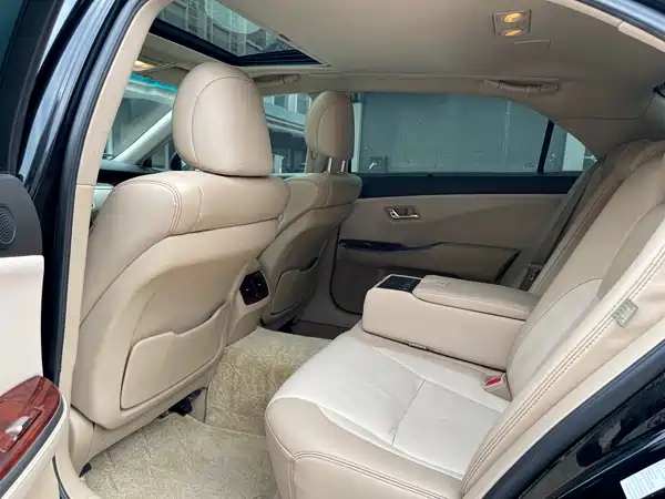 Toyota Crown 2012