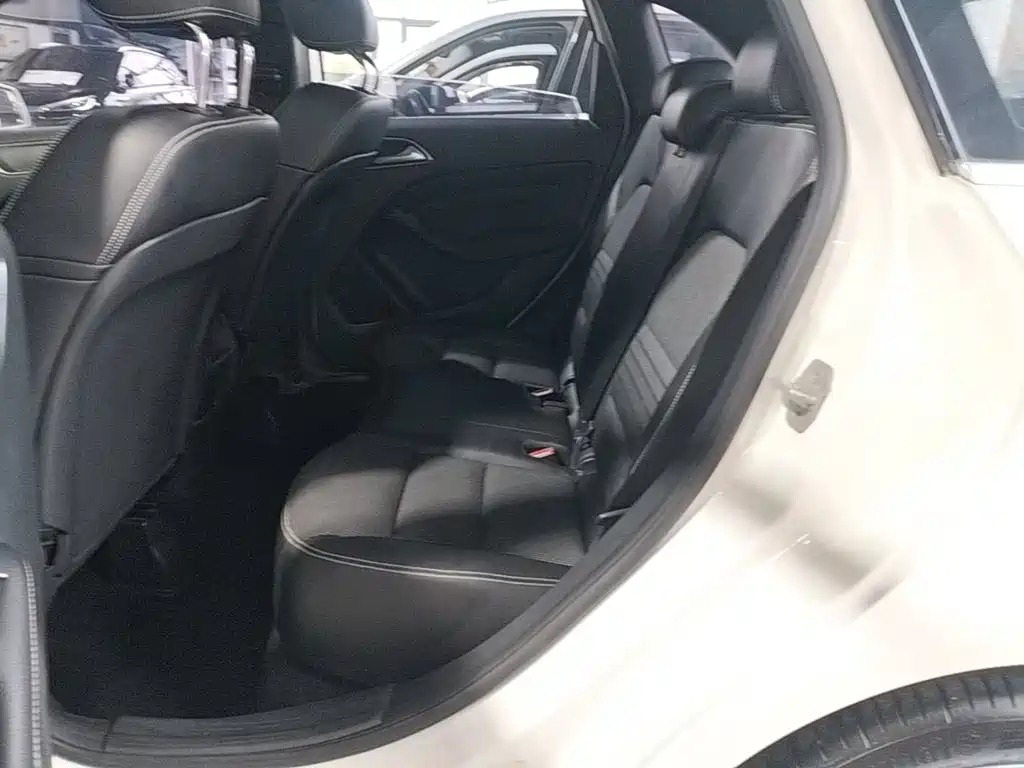 Mercedes-Benz B-Class 2015 — фото 17