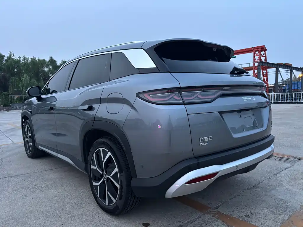 BYD L DM-i 2025 — фото 4