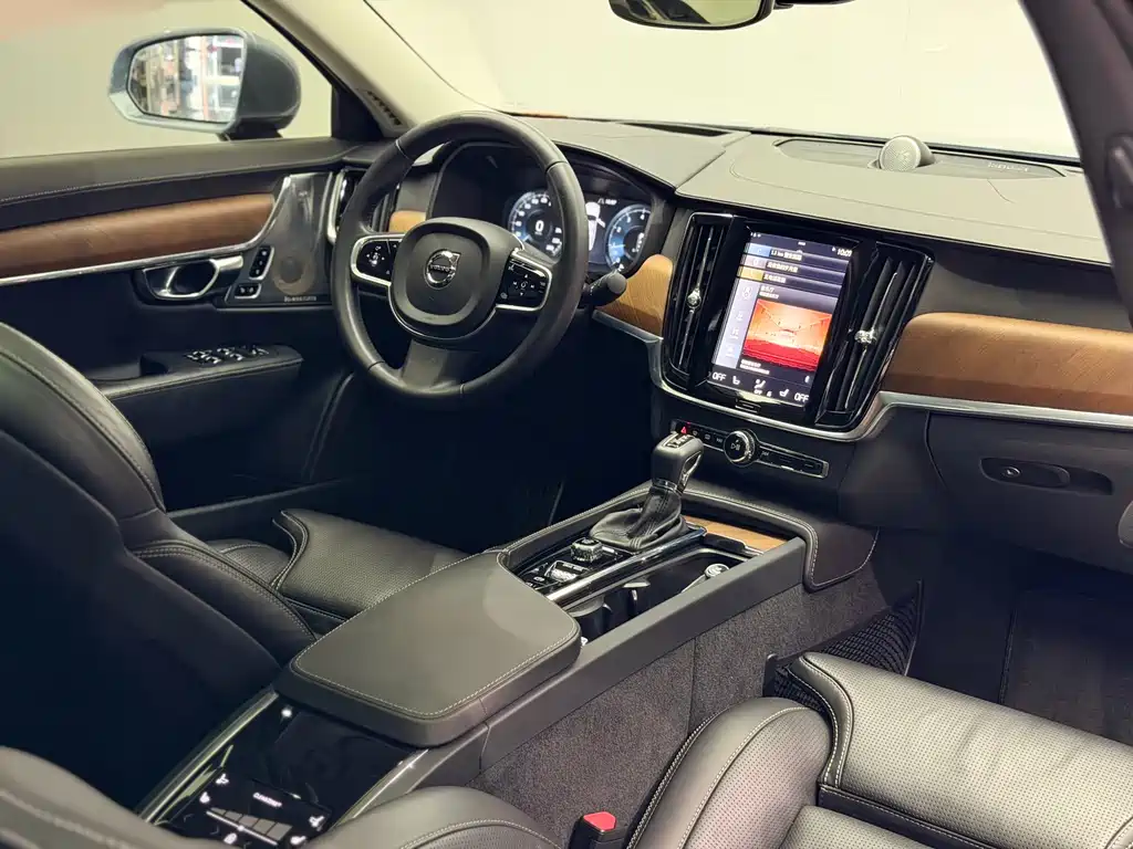 Volvo S90 2017 — фото 25