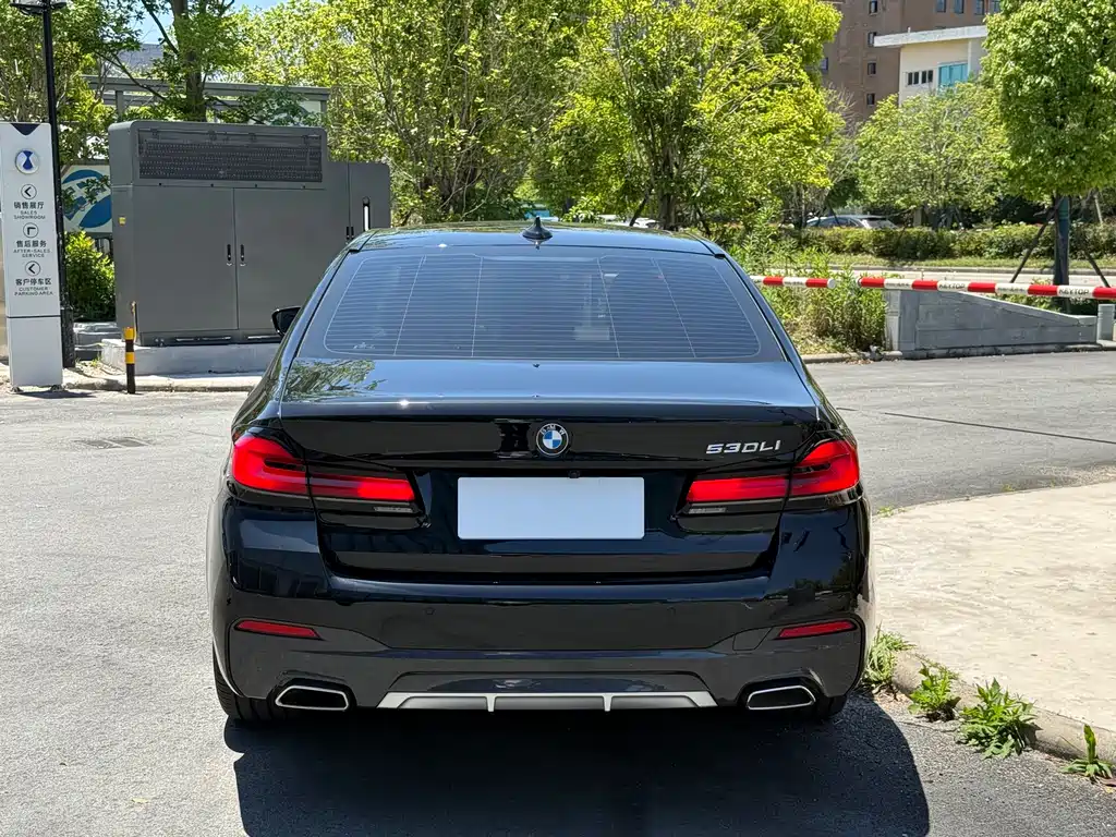 BMW 5 Series 2024