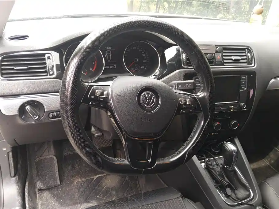Volkswagen Sagitar 2018 — фото 15