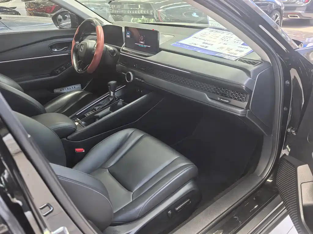 Honda Accord 2023 — фото 10
