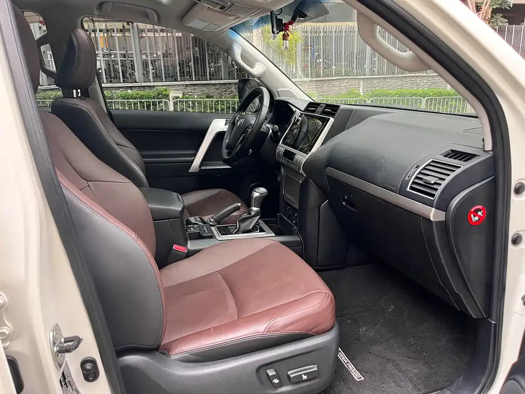 Toyota Prado 2018 — фото 10