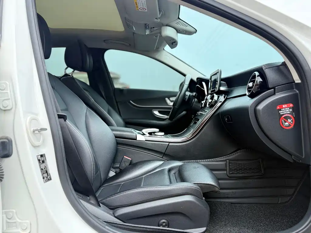 Mercedes-Benz C-Class 2018 — фото 12