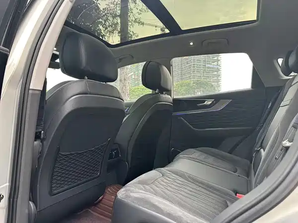Hongqi HS5 2022