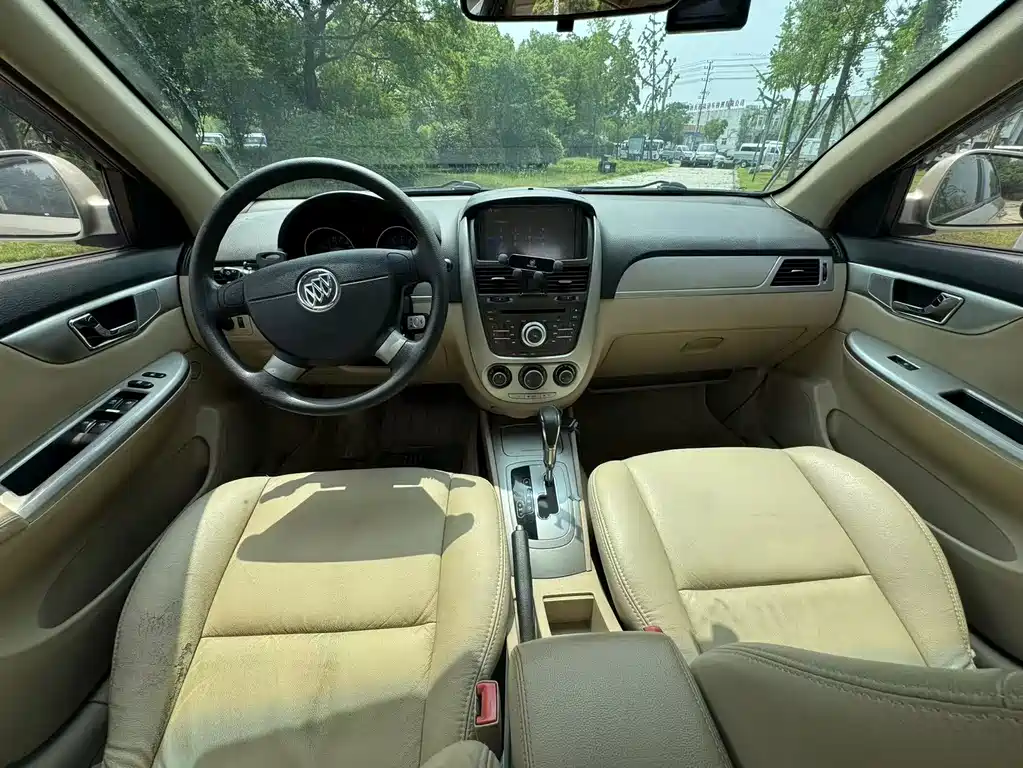 Buick Excelle 2013 — фото 11
