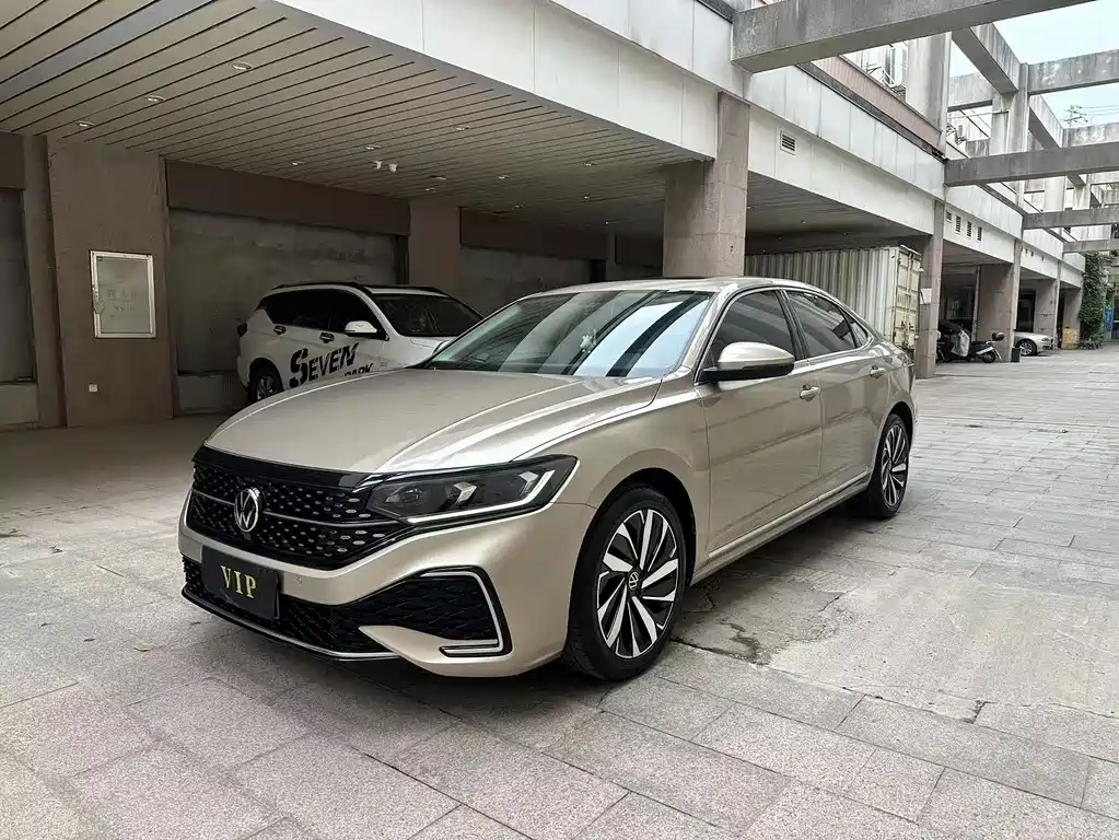 Volkswagen Passat 2022
