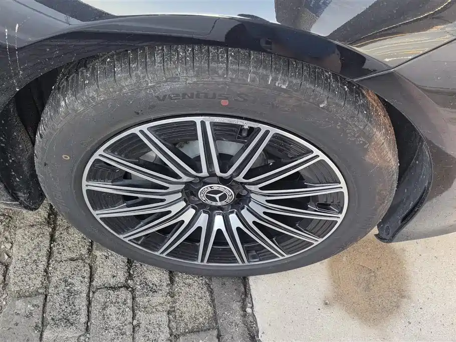 Mercedes-Benz S-Class 2024