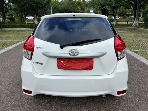 Toyota Yaris L 2015