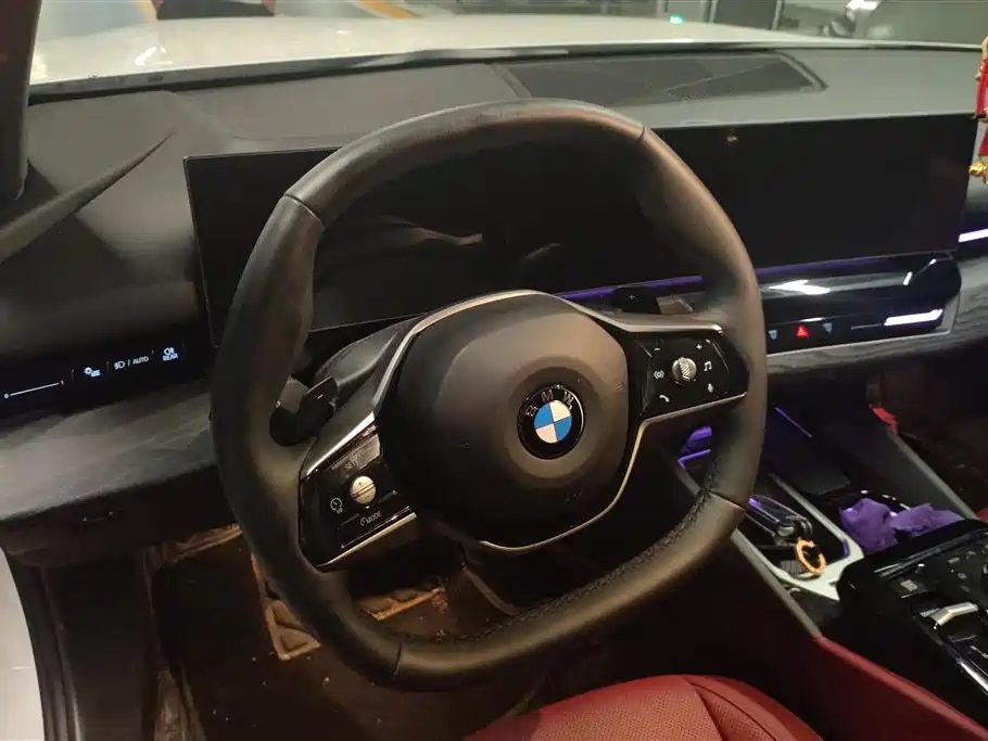 BMW 5 Series 2025 — фото 15