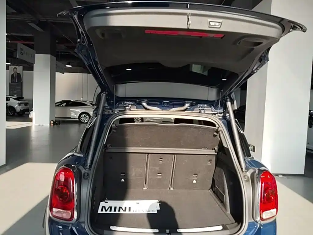 MINI Countryman 2019 — фото 19