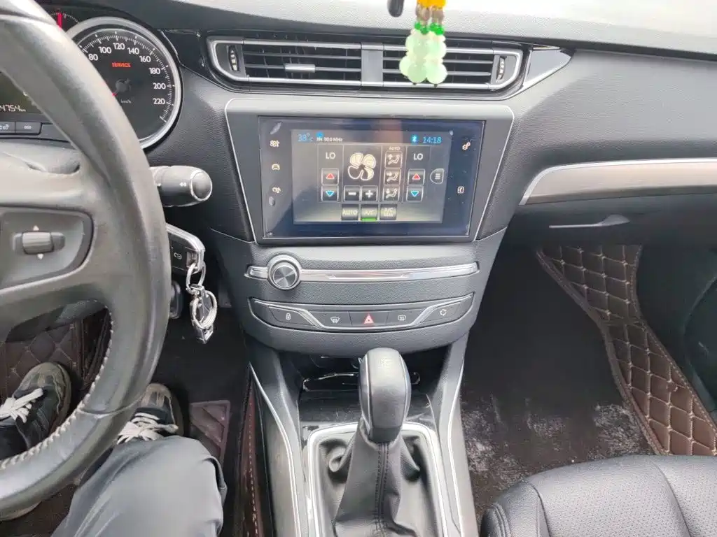 Peugeot 408 2015
