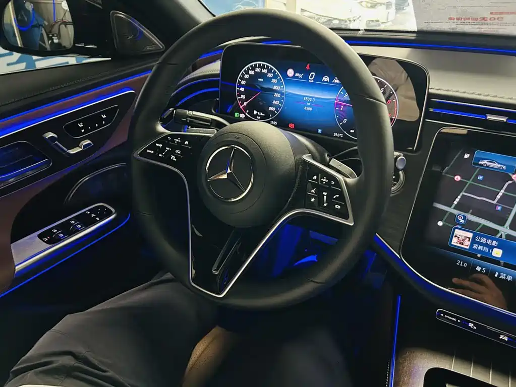 Mercedes-Benz E-Class 2025 — фото 15