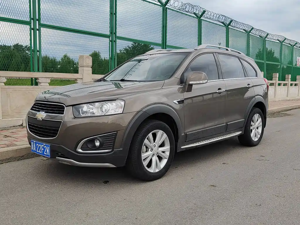 Chevrolet Captiva 2016 — фото 1