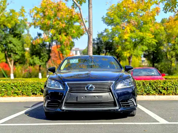 Lexus LS 2016
