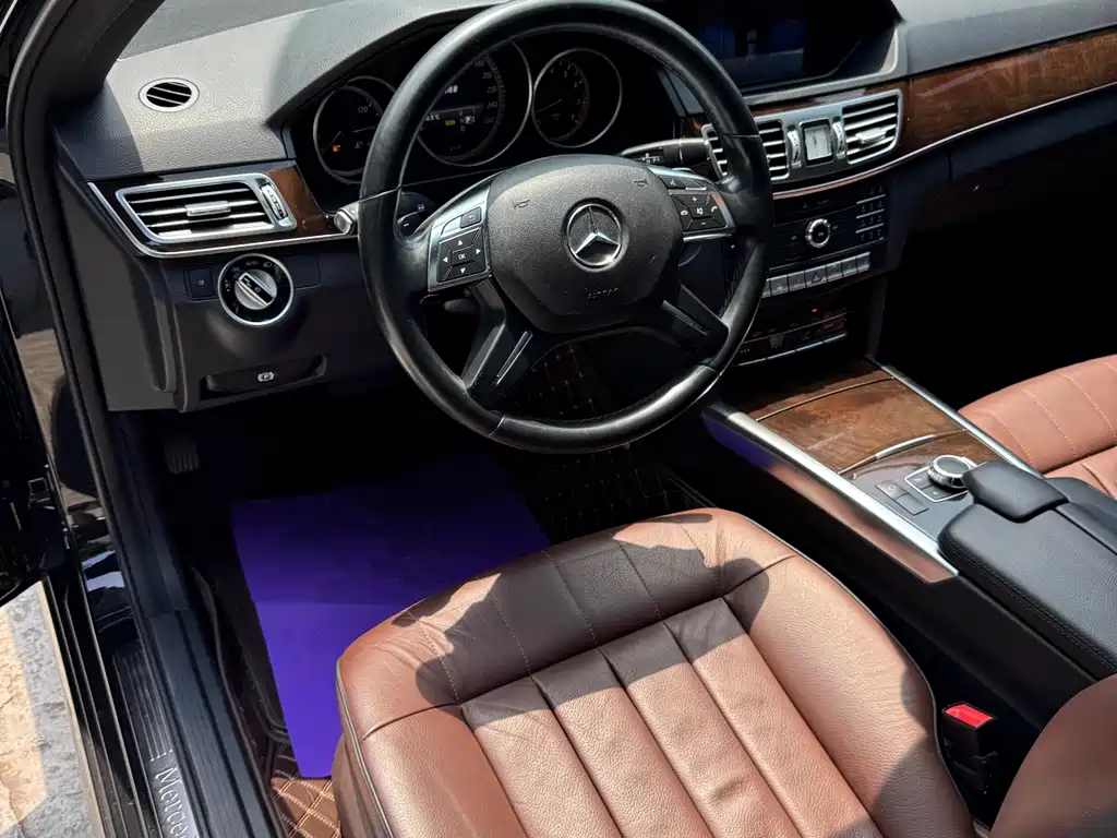 Mercedes-Benz E-Class 2015 — фото 23
