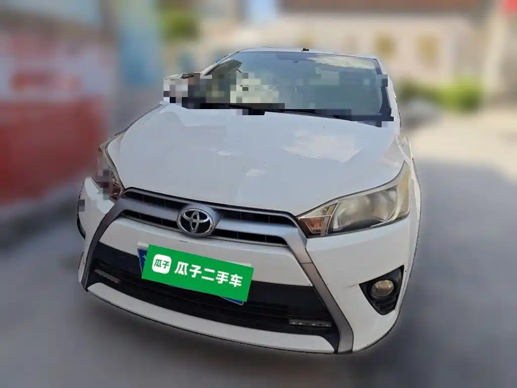 Toyota Yaris L 2014