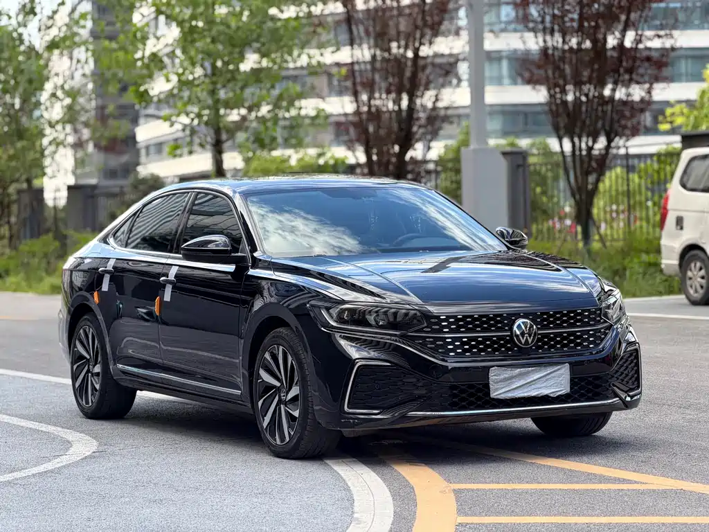 Volkswagen Passat 2023