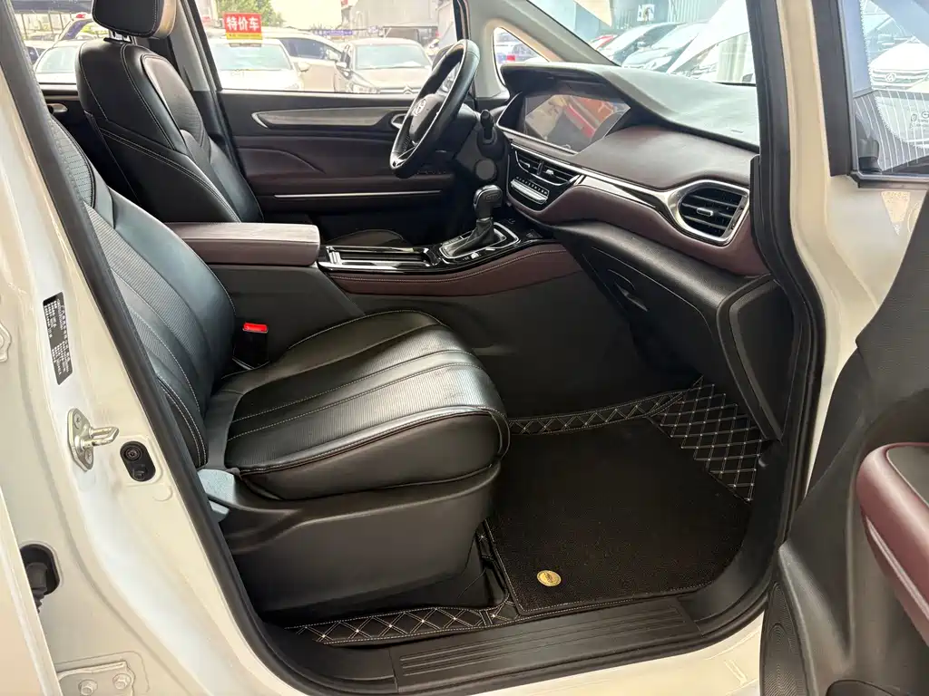 GAC Trumpchi M6 2023 — фото 16