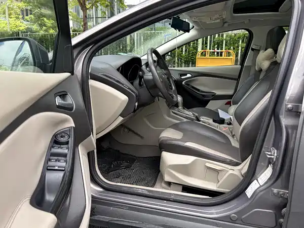 Ford Focus 2014