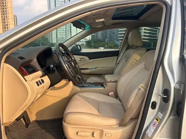 Toyota Crown 2012
