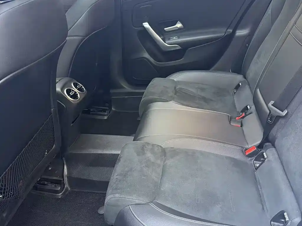 Mercedes-Benz A-Class 2019 — фото 13