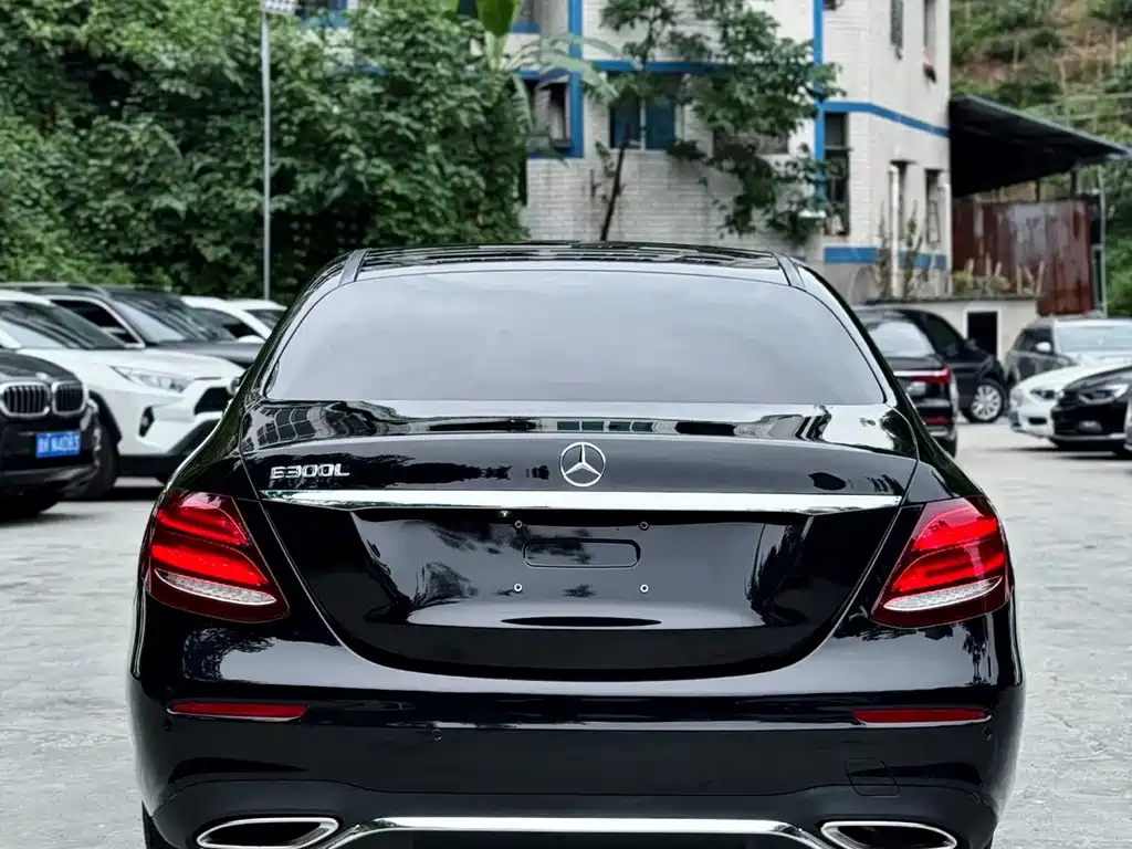 Mercedes-Benz E-Class 2020 — фото 10