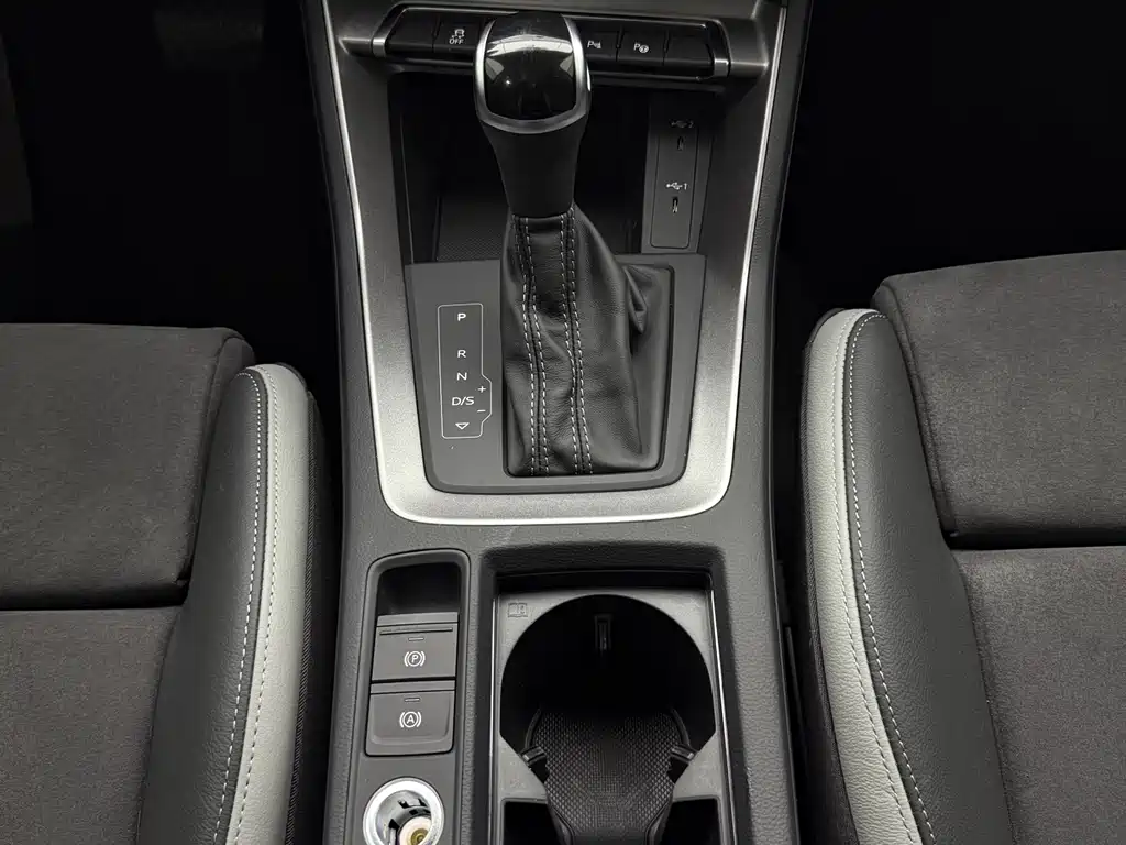 Audi Q3 2023 — фото 14