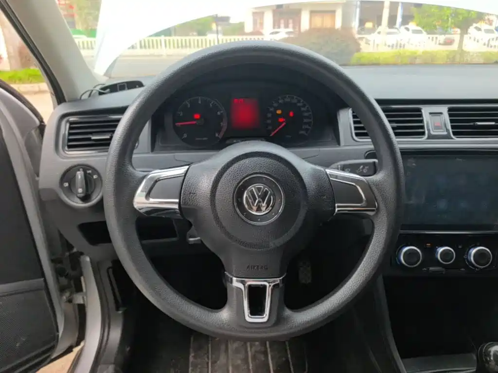 Volkswagen Santana 2015 — фото 11