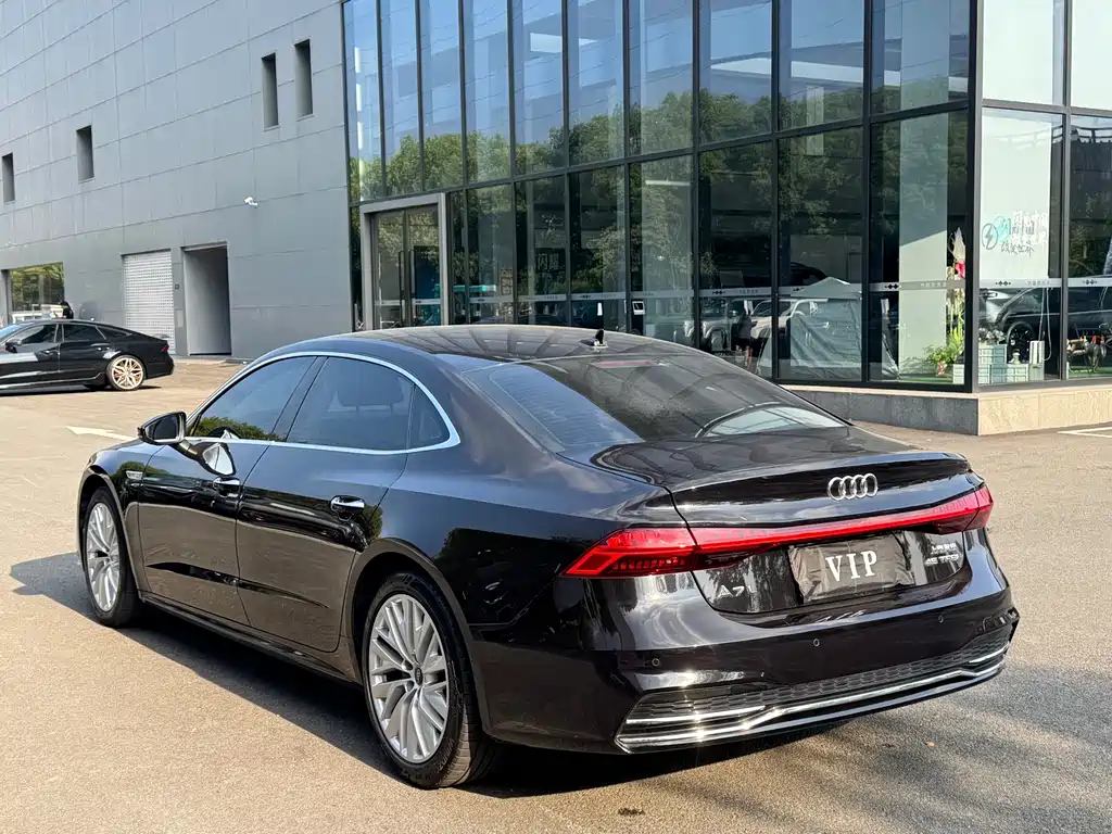 Audi A7L 2023 — фото 25