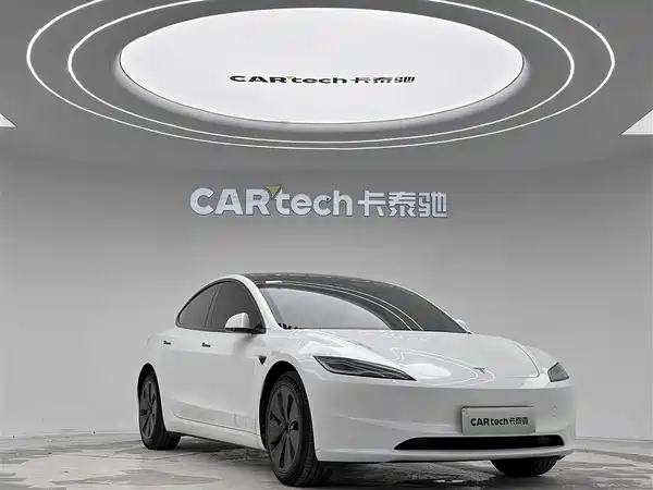 Tesla Model 3 2024