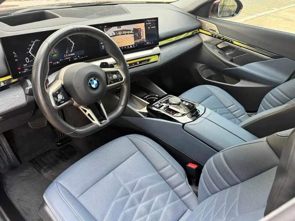 BMW 5 Series 2024 — фото 10