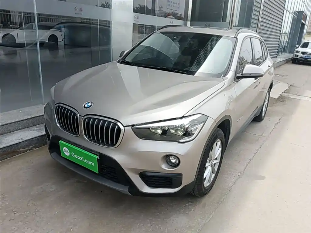 BMW X1 2017 — фото 1