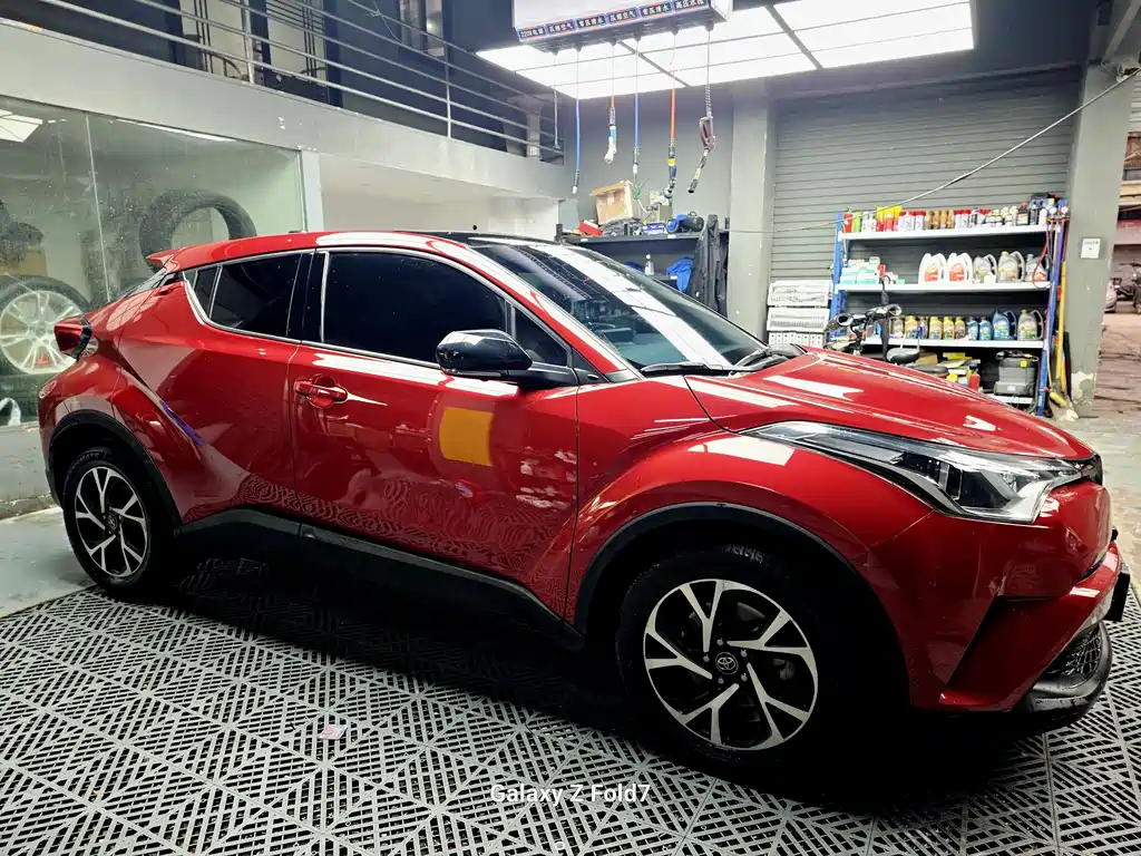 Toyota C-HR 2019 — фото 4