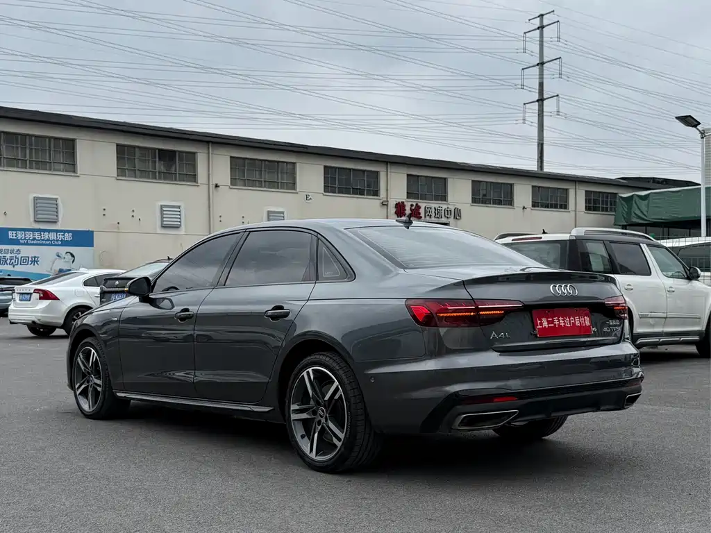 Audi A4L 2023 — фото 21