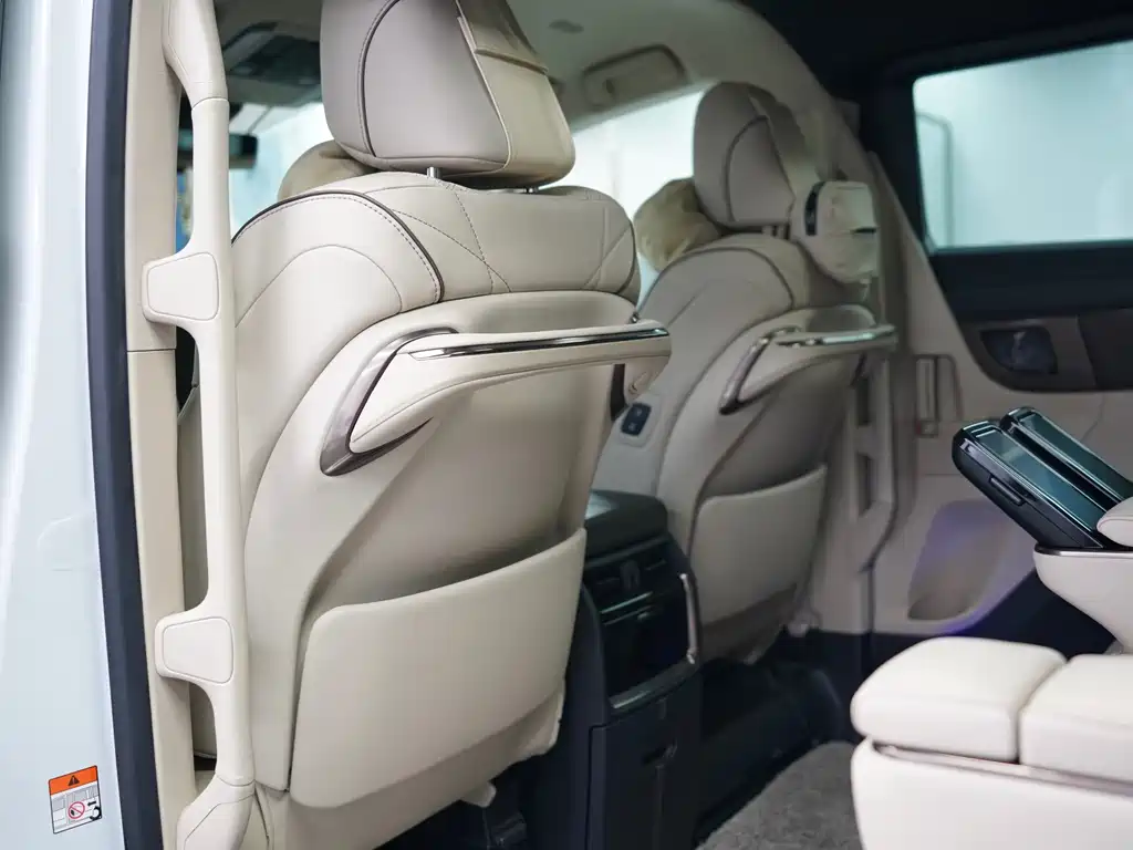 Toyota Alphard 2024 — фото 9
