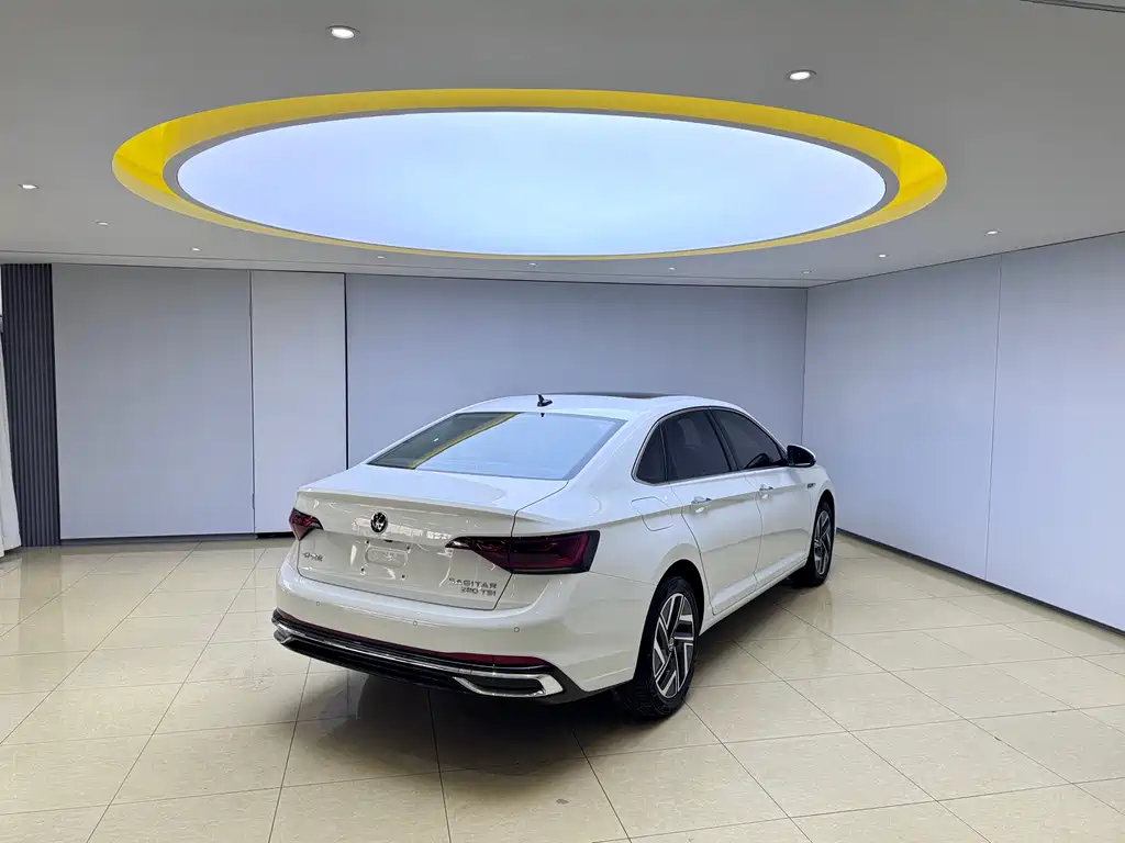 Volkswagen Sagitar 2022