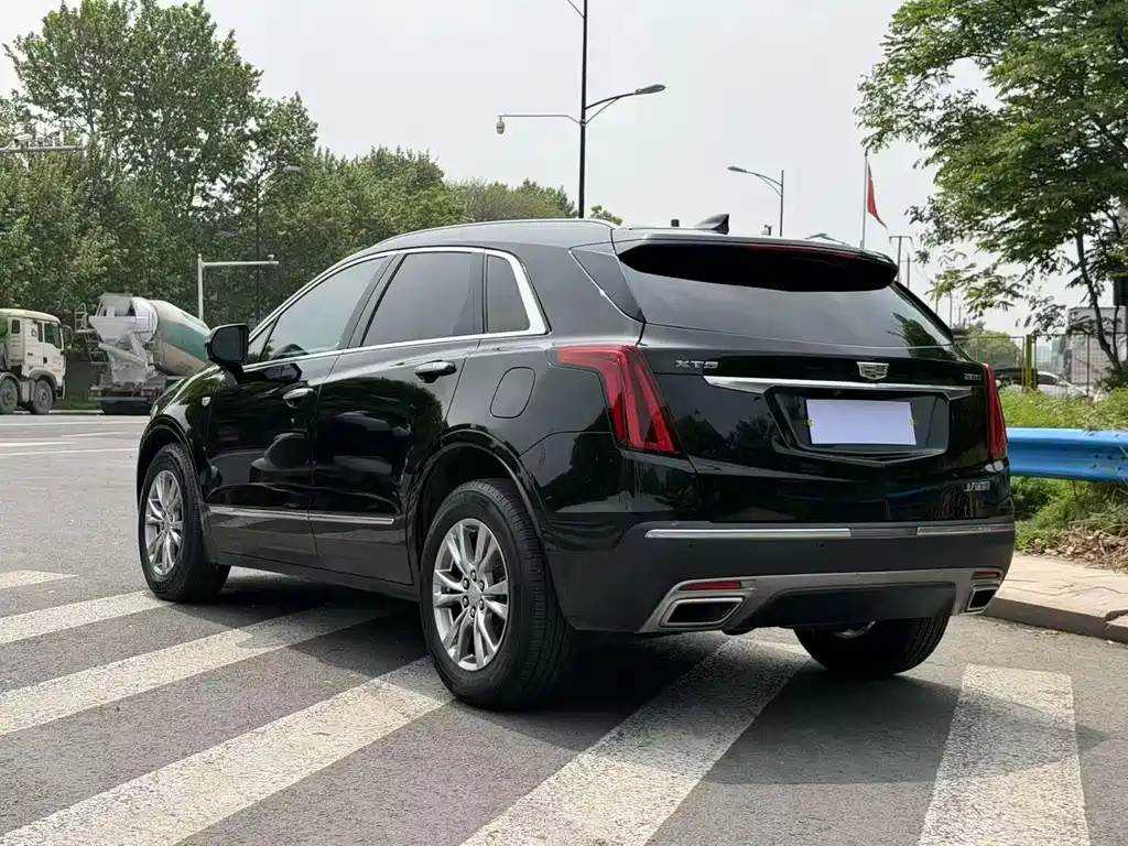 Cadillac XT5 2021 — фото 5