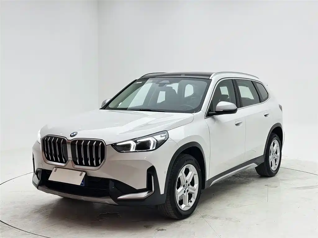 BMW X1 2023 — фото 1