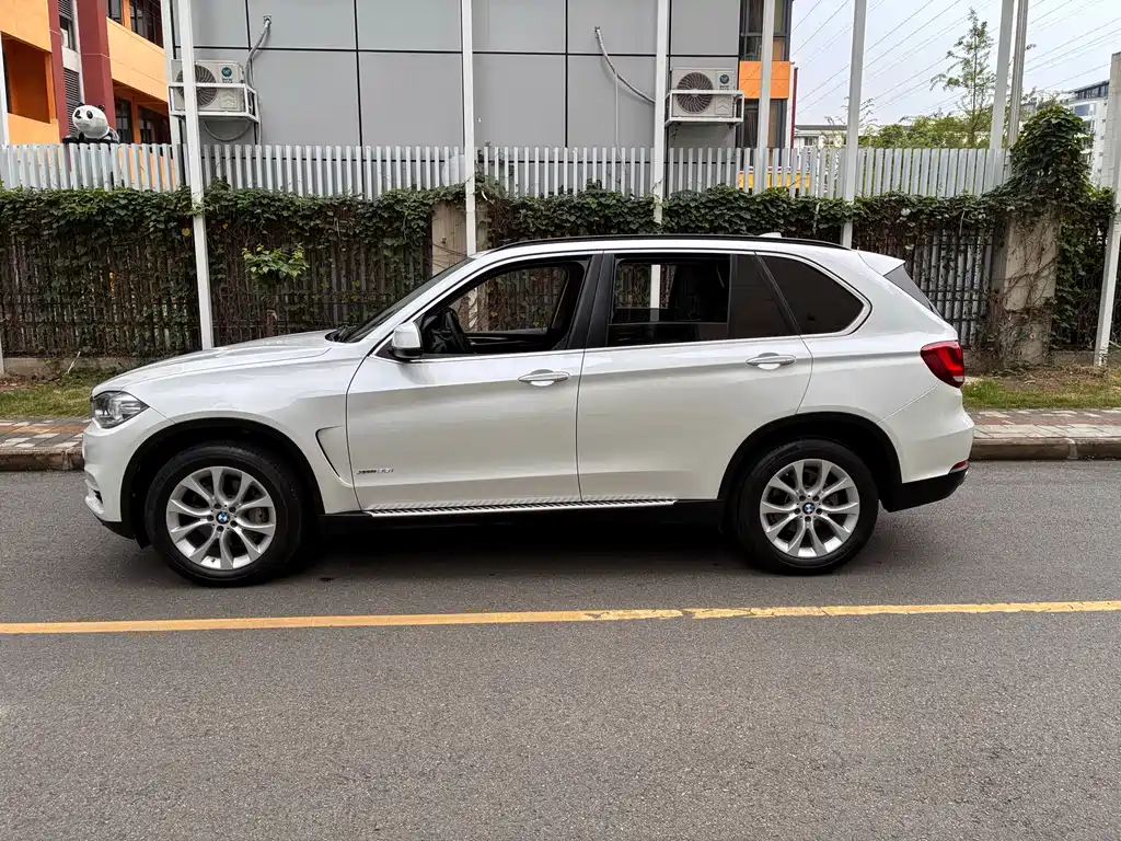 BMW X5 2016 — фото 9