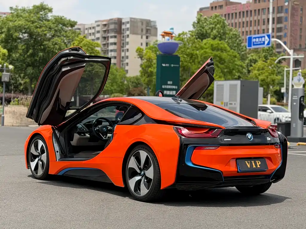 BMW i8 2017 — фото 4