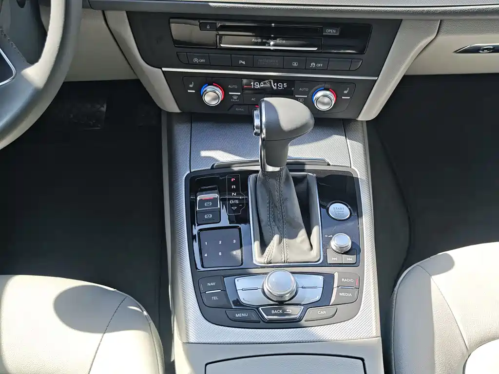Audi A6L 2015 — фото 16