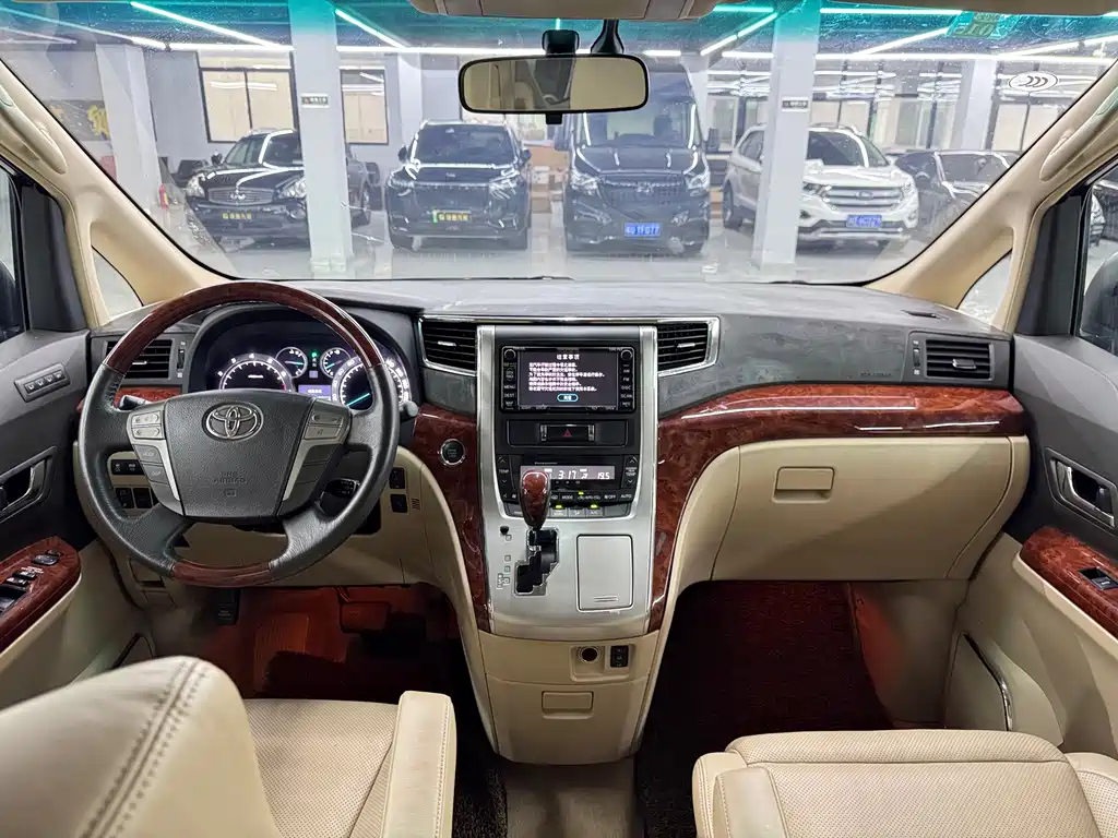 Toyota Alphard 2011 — фото 11