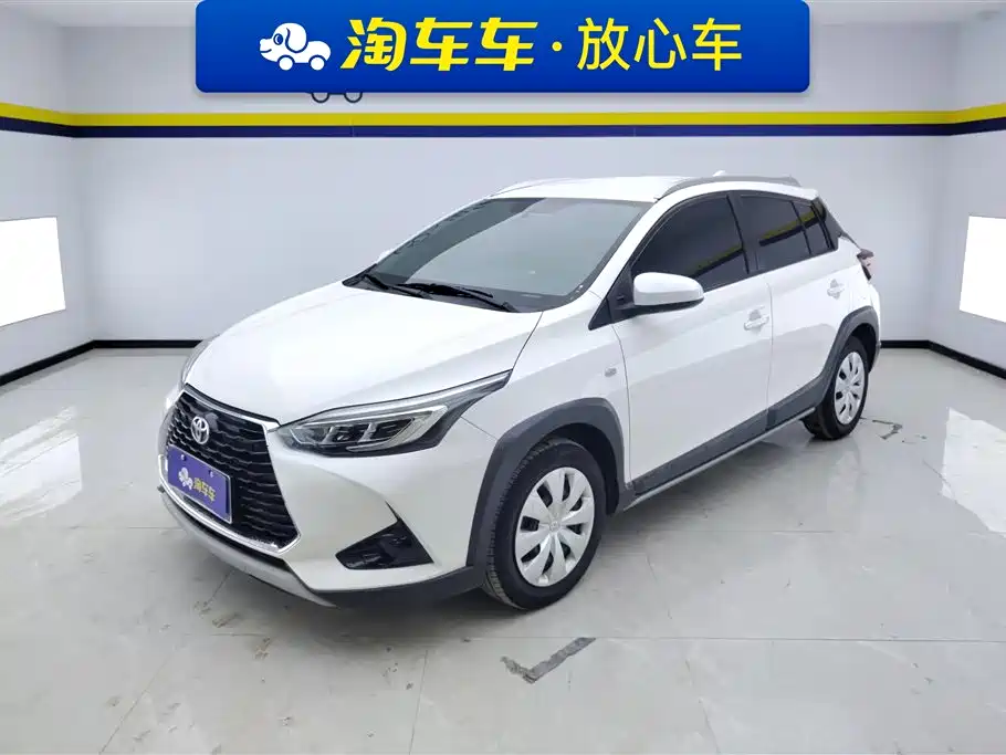 Toyota Yaris L 2021 — фото 1