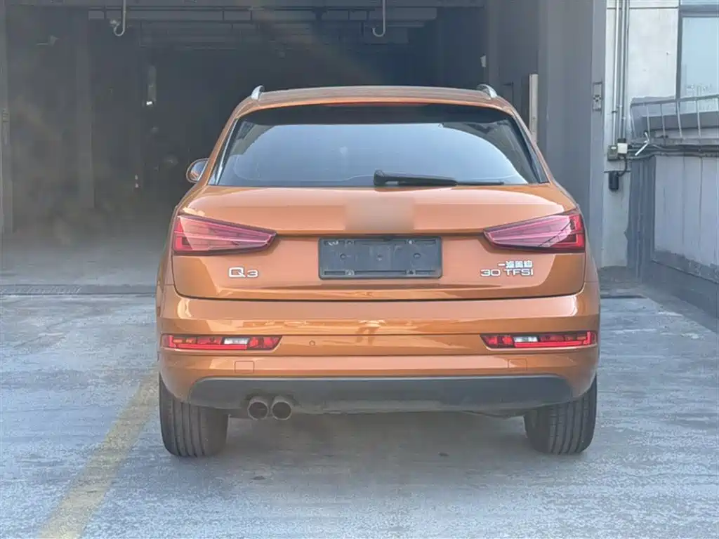 Audi Q3 2016 — фото 11